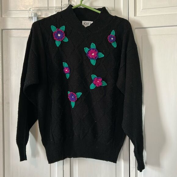 VIntage Koret black sweater with crochet applique - Size M - Picture 1 of 6
